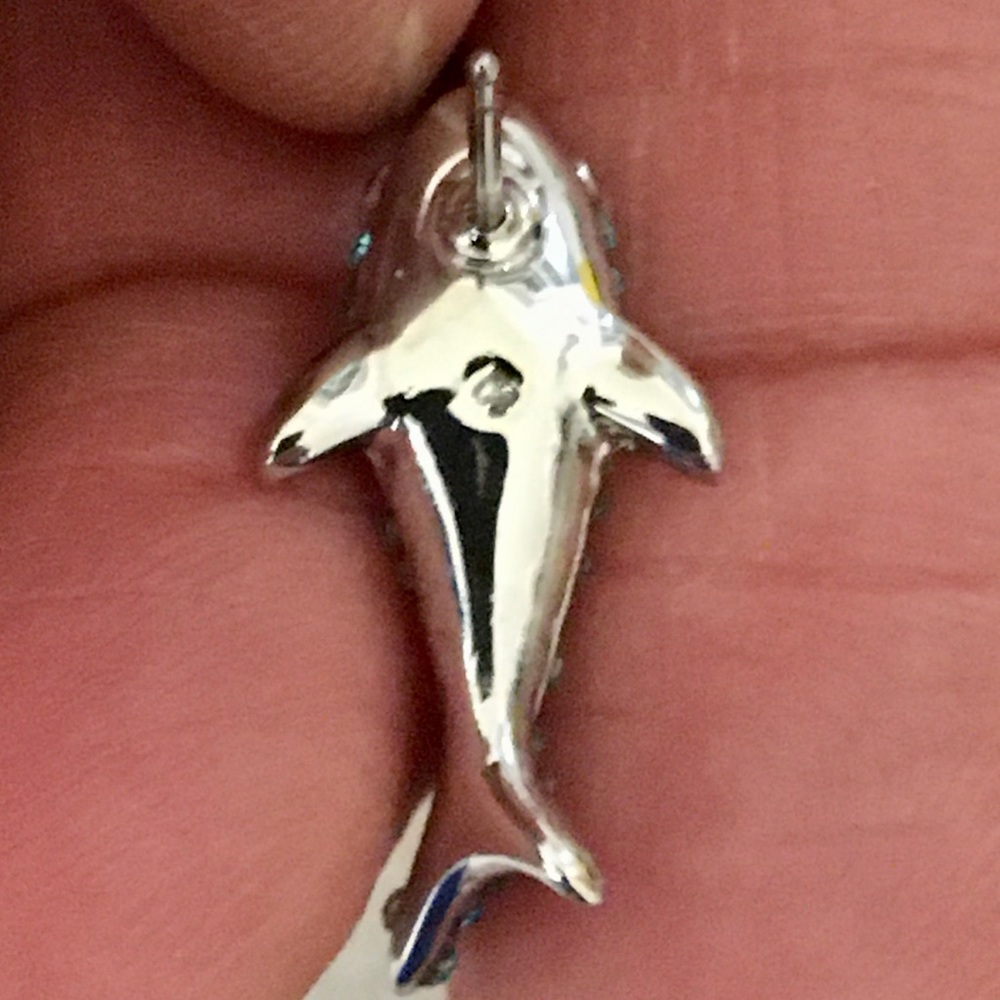 Sparkling NWT Kate Spade shark studs! - Picture 5 of 7